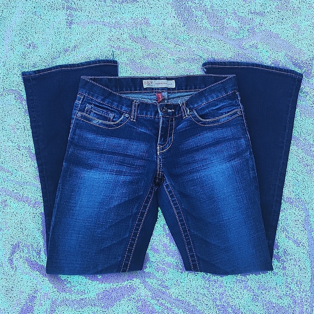 BKE Sabrina Stretch Womens Jeans 27x 32.5 Slight Distress Look!